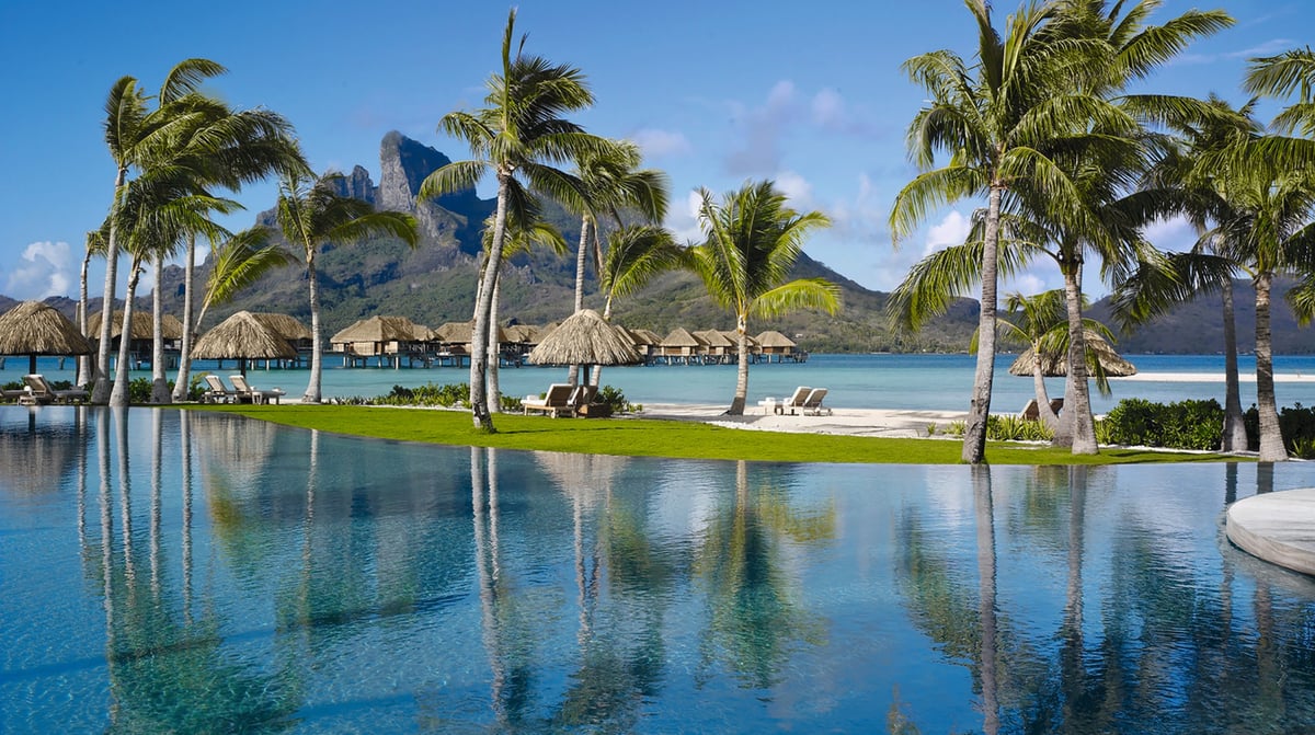 Four Seasons Bora Bora - Pool