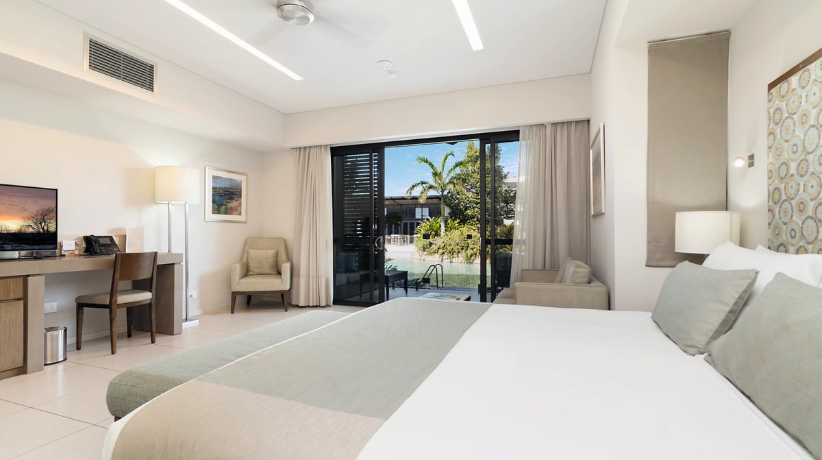 Mindil-Beach-Casino-Resort-Darwin-Bedroom