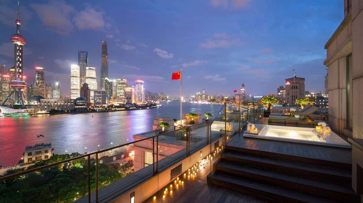 Astor-Suite-Terrace-The-Peninsula-Shanghai (1)