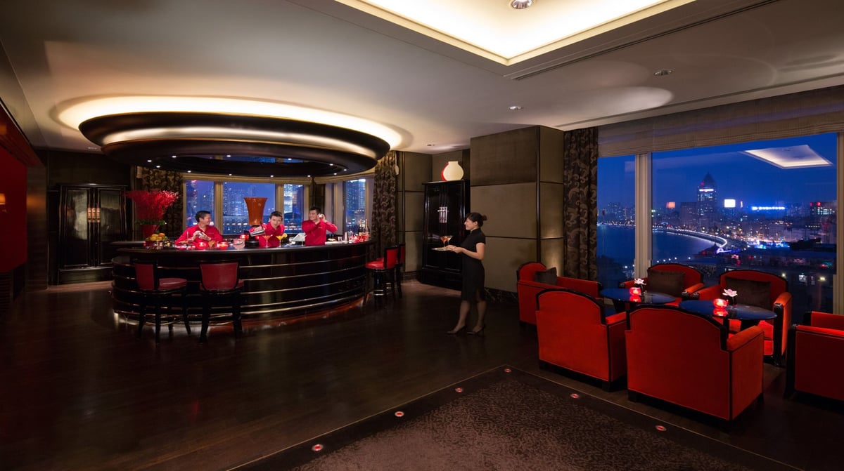 The Peninsual Shanghai - Sir Ellys Bar View (1)