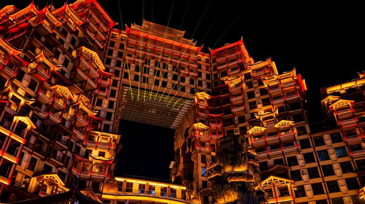 Zhangjiajie 72 Wonders Building (1)