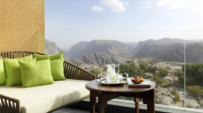 AAJA_Deluxe_Canyon_View_Balcony_01_G_A_M