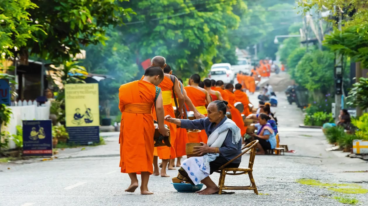 Aalmoezen Luang Prabang