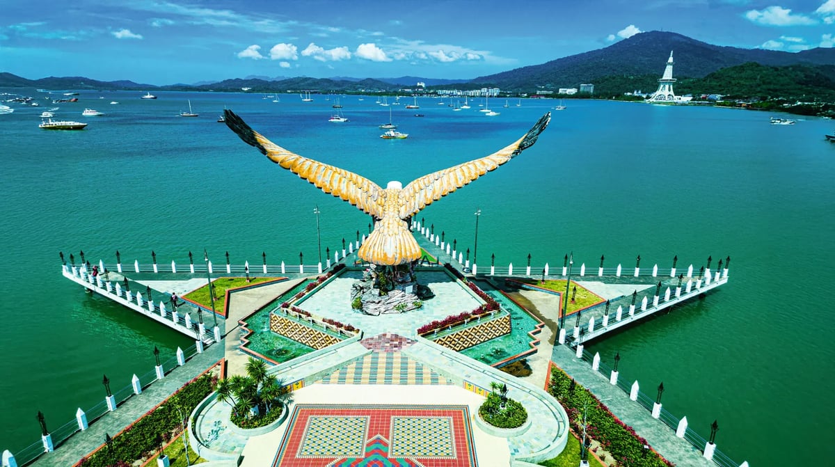 shutterstock_2428857923