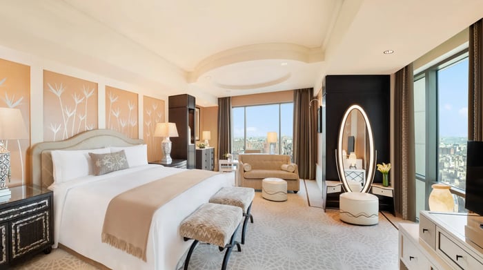 st regis superior room