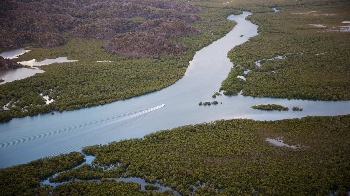 Anjajavy aerial view Peninsula Lodge (Philippe Claudel)  (4)