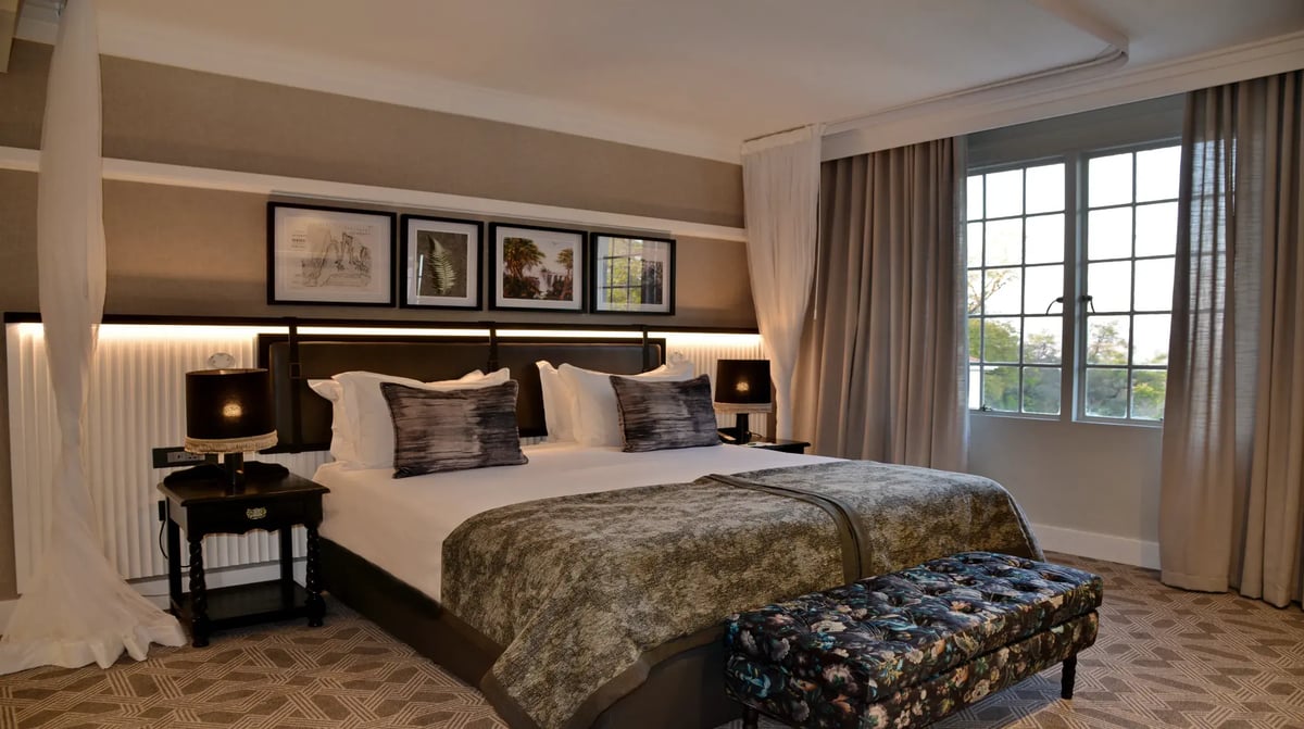Victoria Falls Hotel Premium Room   - Bedroom