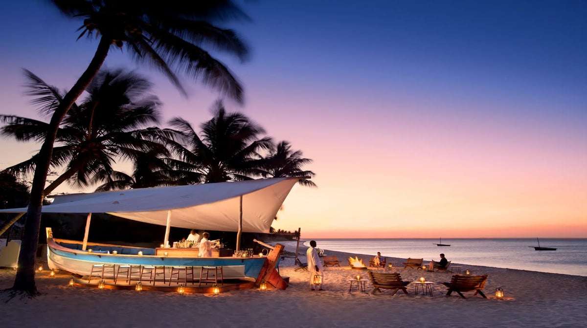 andBeyond Benguerra dhow bar night
