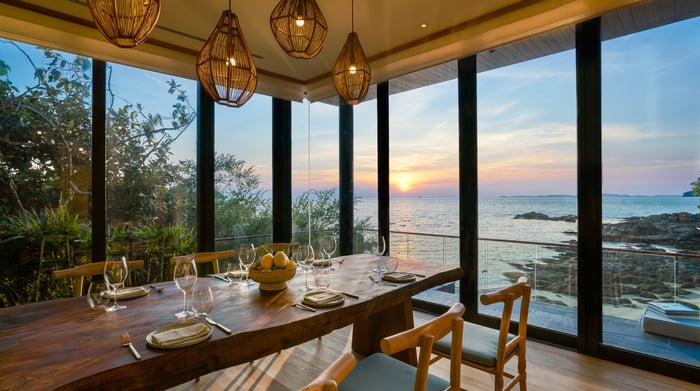 Six Senses Krabey Island - The_Beach_Retreat-Dining_Room