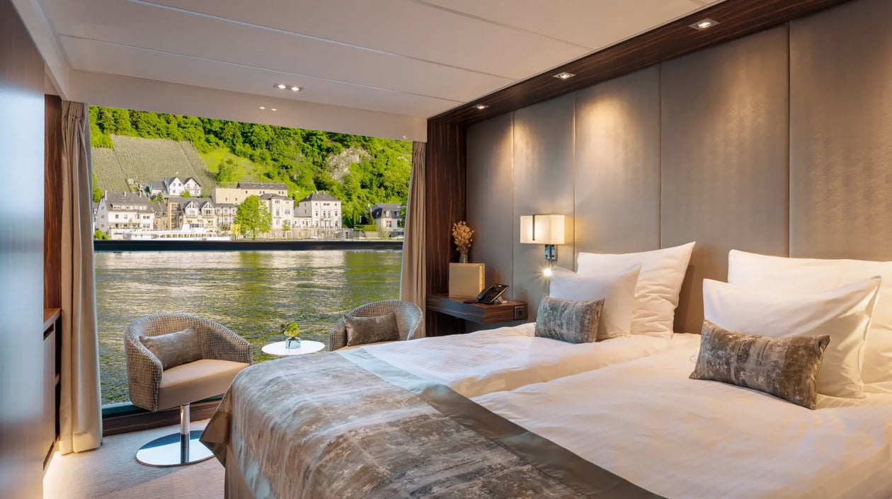 4_AMADEUS_Imperial_AB_Stateroom_Mozart_Strauss_Decks