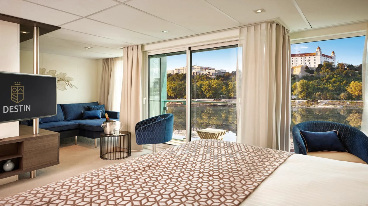 Lueftner Cruises_AMADEUS Riva_Suite 02