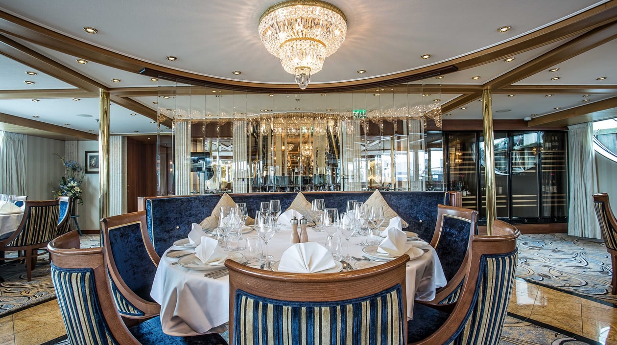 Luxe restaurant