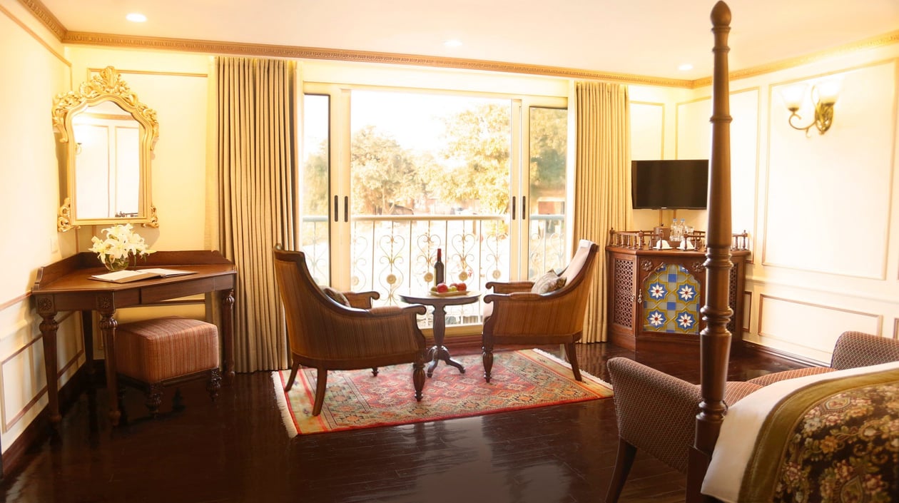 Ganges Voyager Maharaja Suite facing window