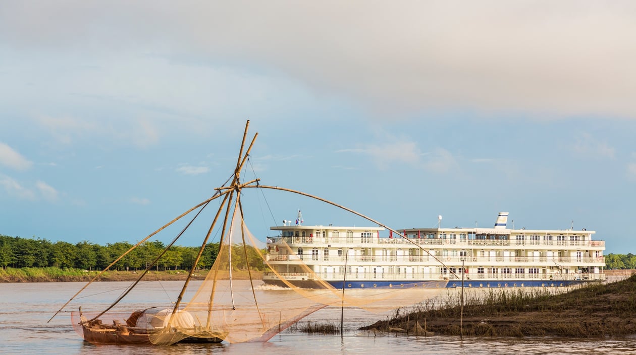 Mekong Navigator Exterior6