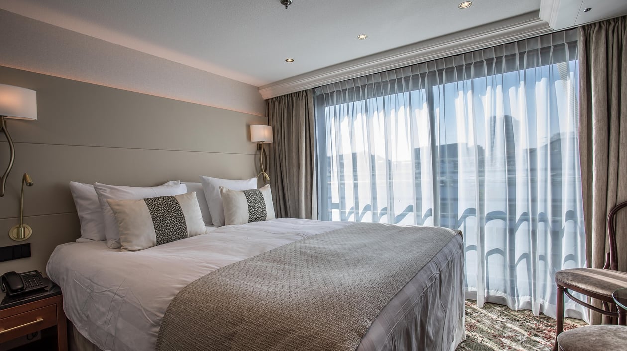 A-cabine (14 m²) met panorama schuifpui en Frans balkon, Diamantdek