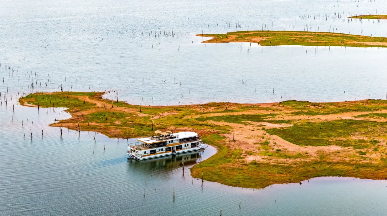 RV-African-Dream-lac-kariba1-Zambie-Zimbabwe-Afrique-CroisiEurope-ORIGINAL