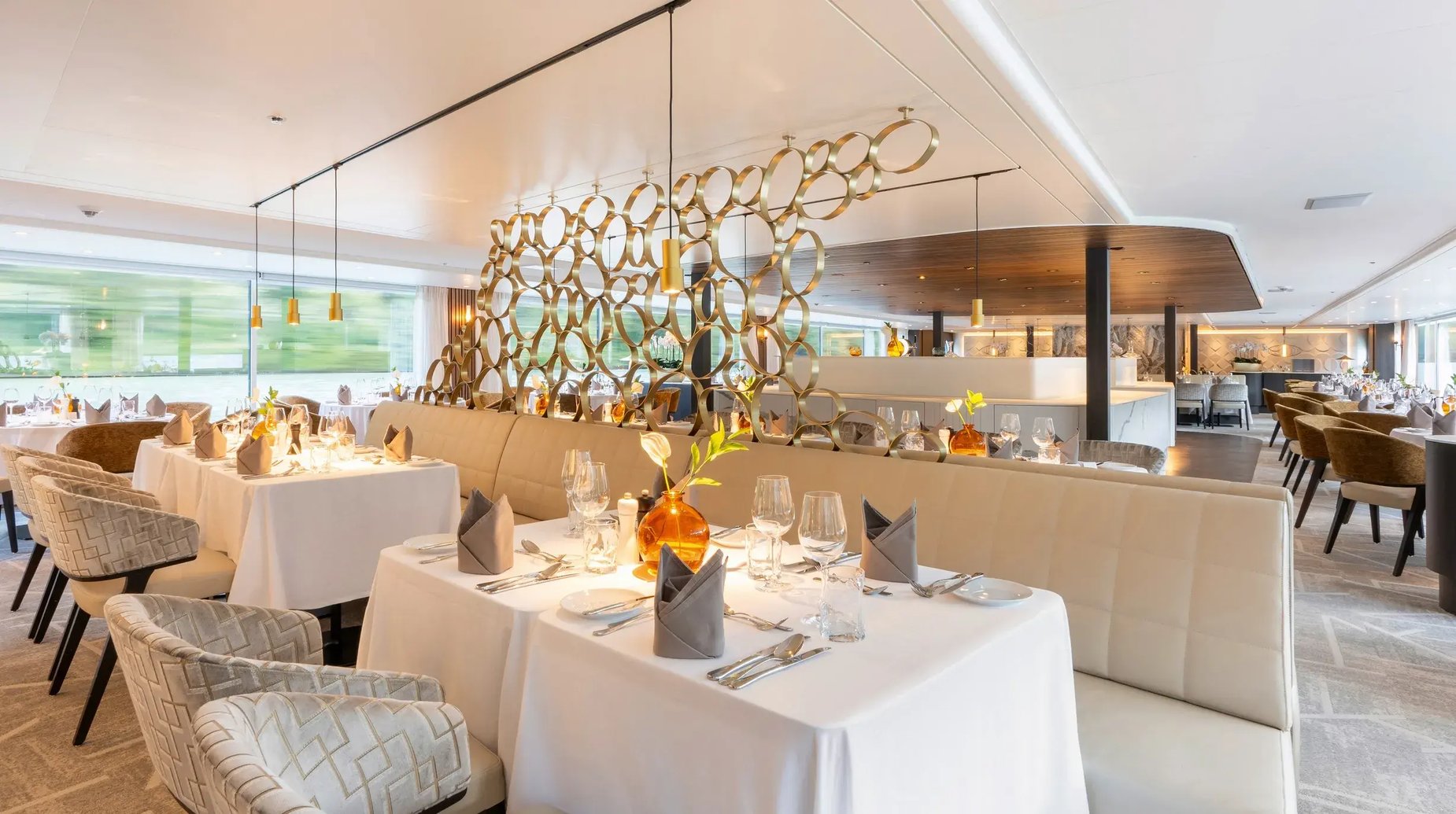 Lueftner Cruises_AMADEUS Amara_Interior_Restaurant Dinner