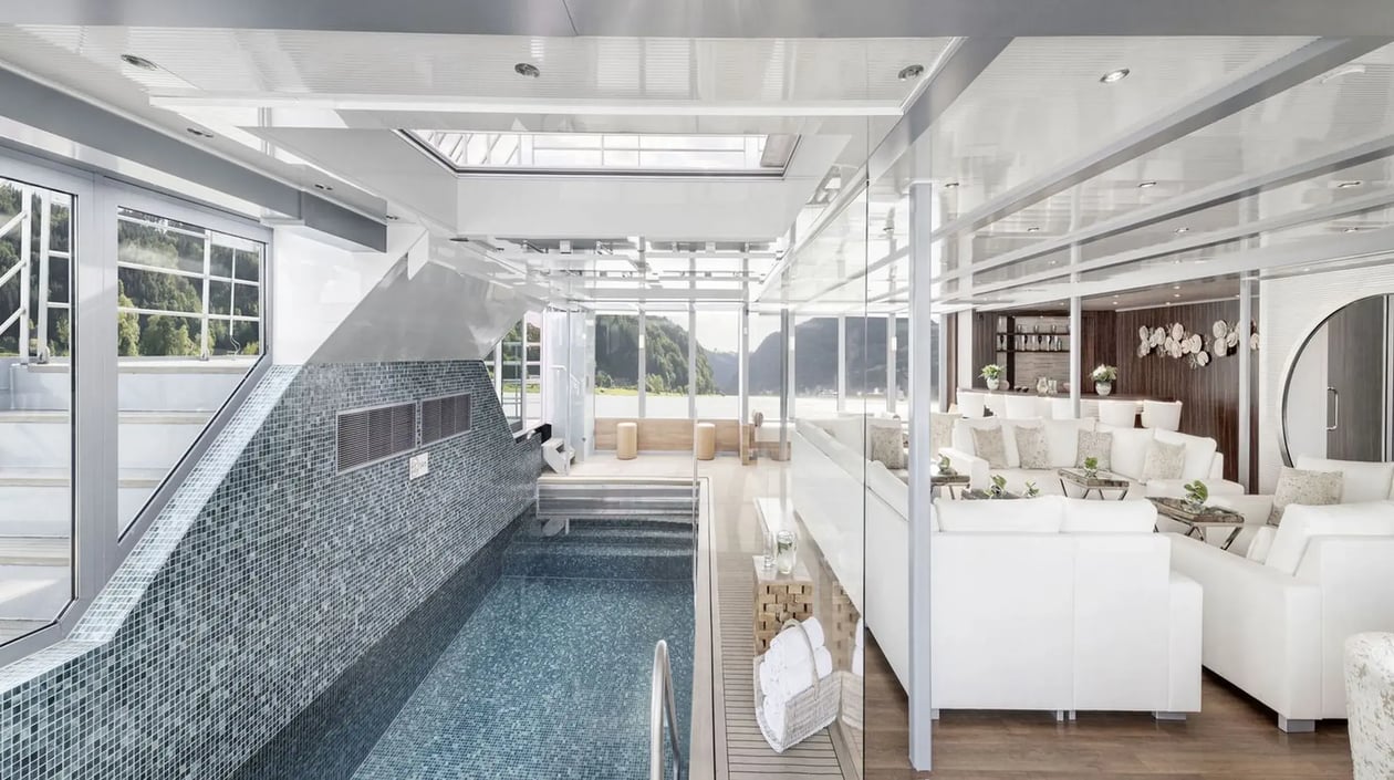 csm_Lueftner_Cruises_AMADEUS_Amara_Render_Amadeus_Club_Indoor_Pool_949b36014c