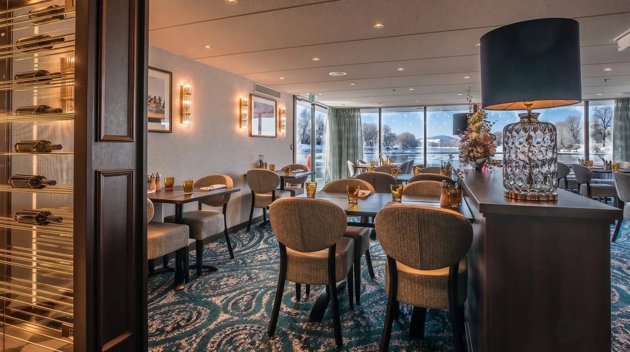 George Eliot - Bistro bar winter