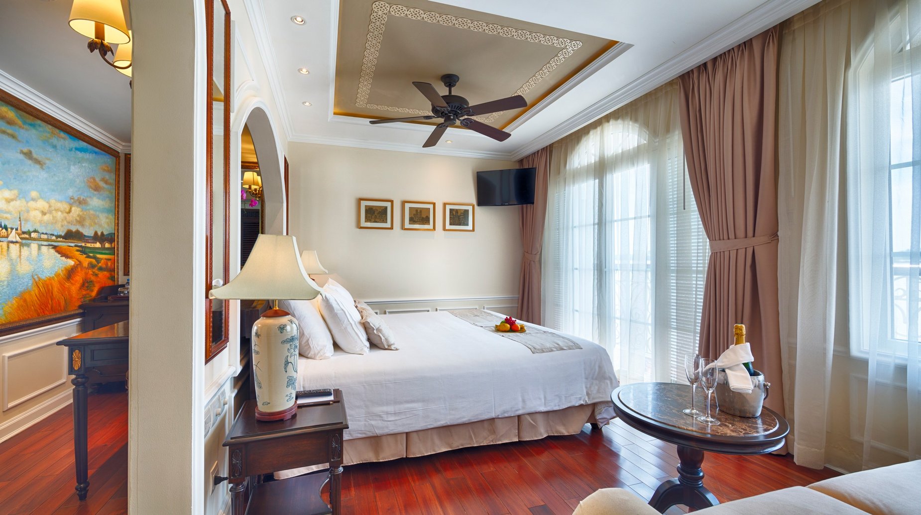 Mekong Navigator Prestige Suite