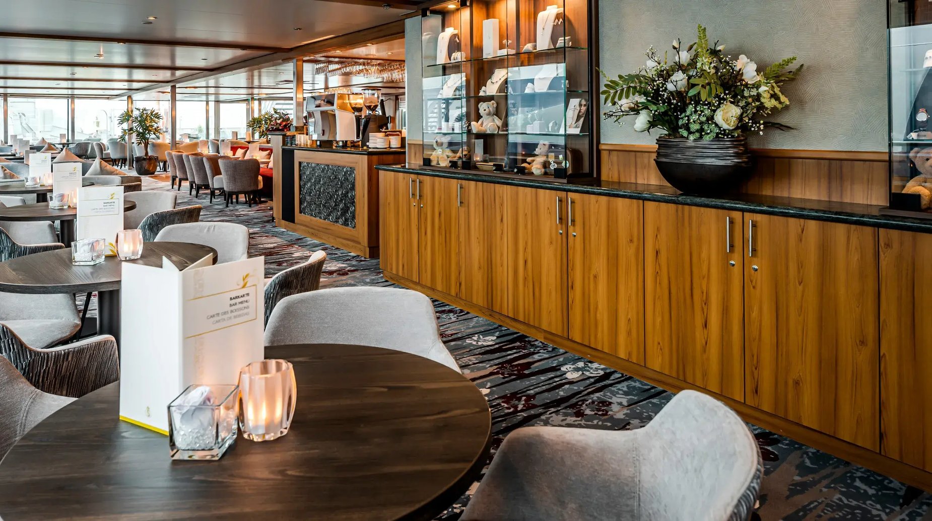 Swiss Pearl Lounge (1)