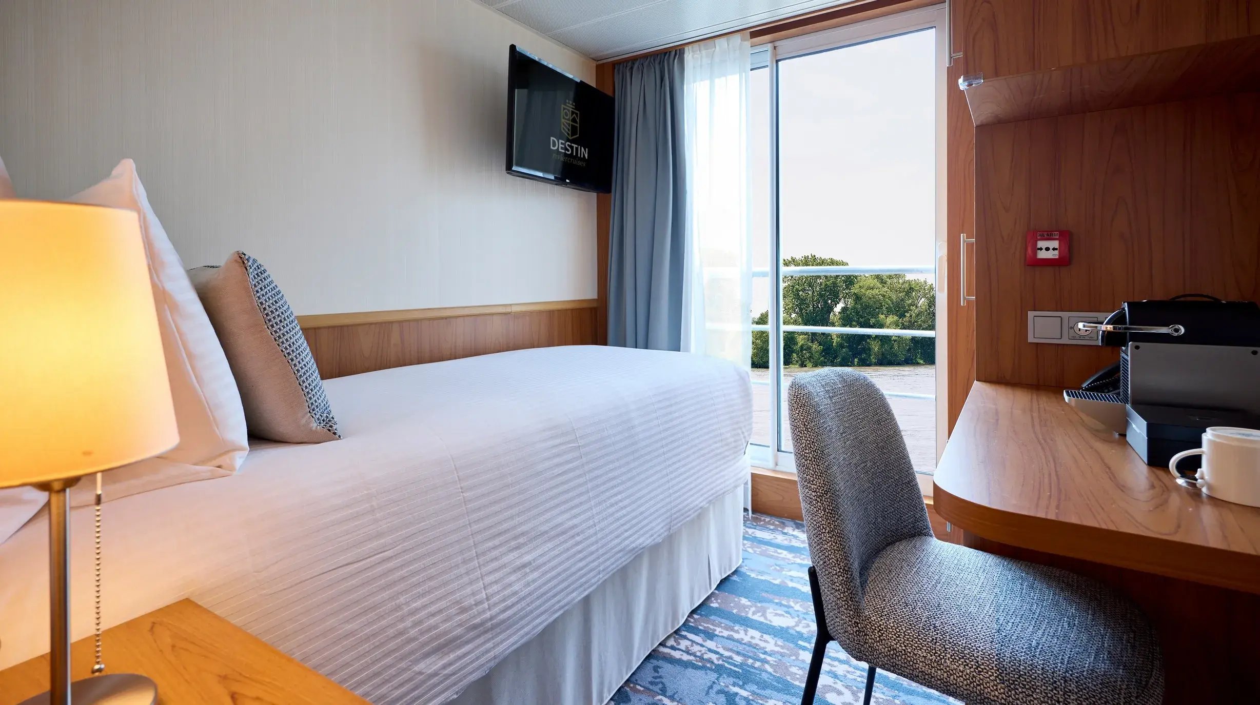 MS-SWISS-SPLENDOR single cabin 300 deck MET LOGO