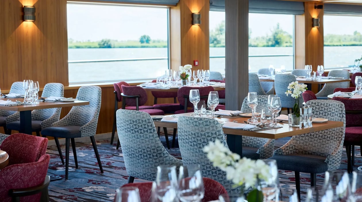 SCYLLA-SWISS-SPLENDOR0937-RET