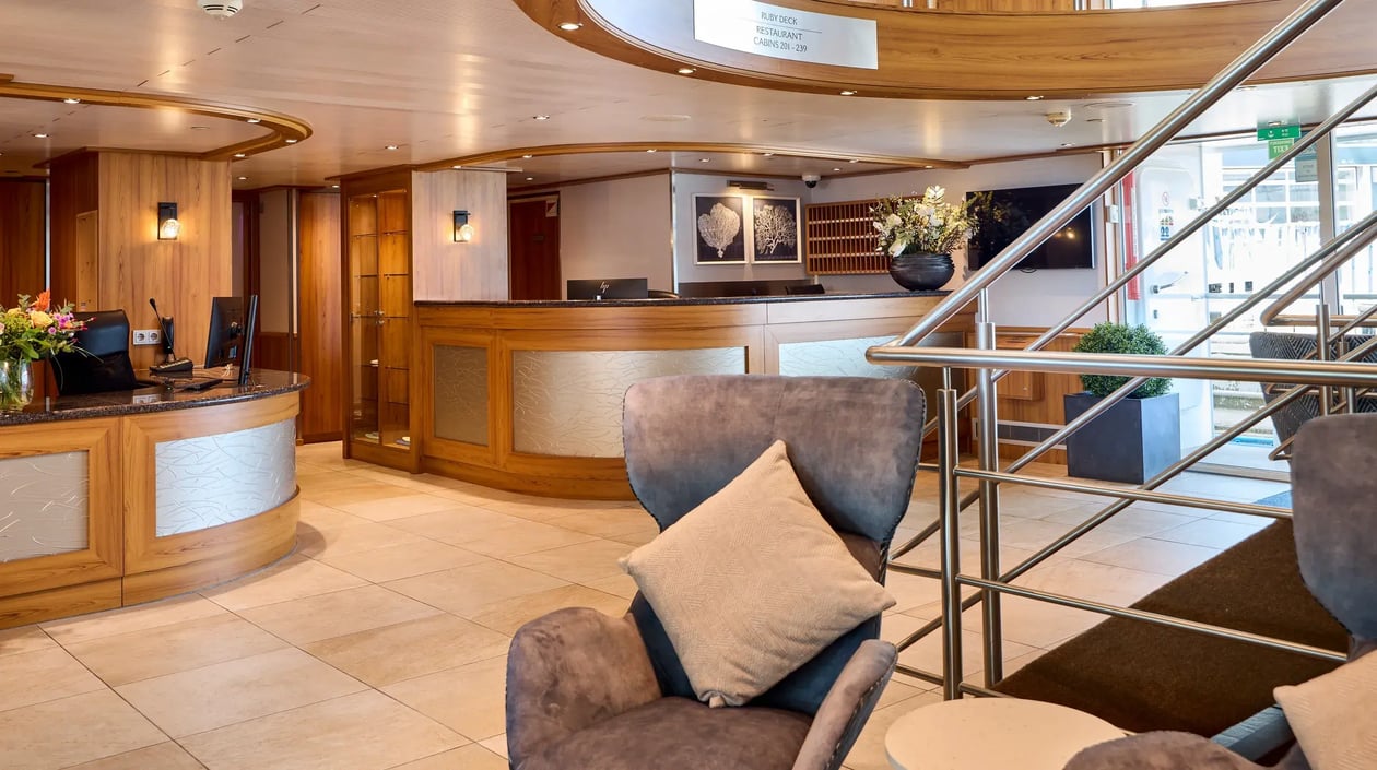 SCYLLA-SWISS-SPLENDOR1121-RET