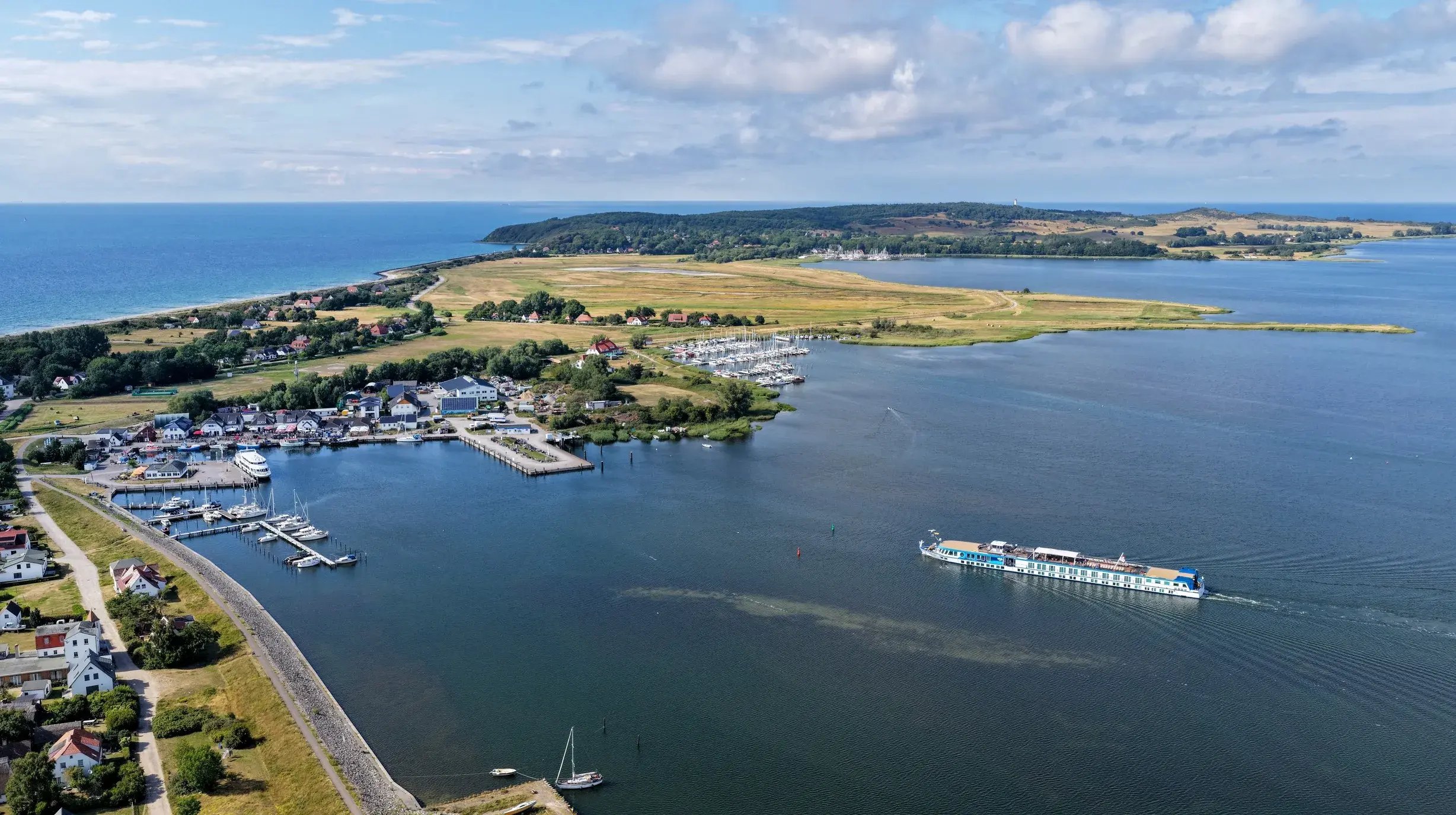 VIVA Ruby approaches Vitte, Hiddensee 09.07.2025_32