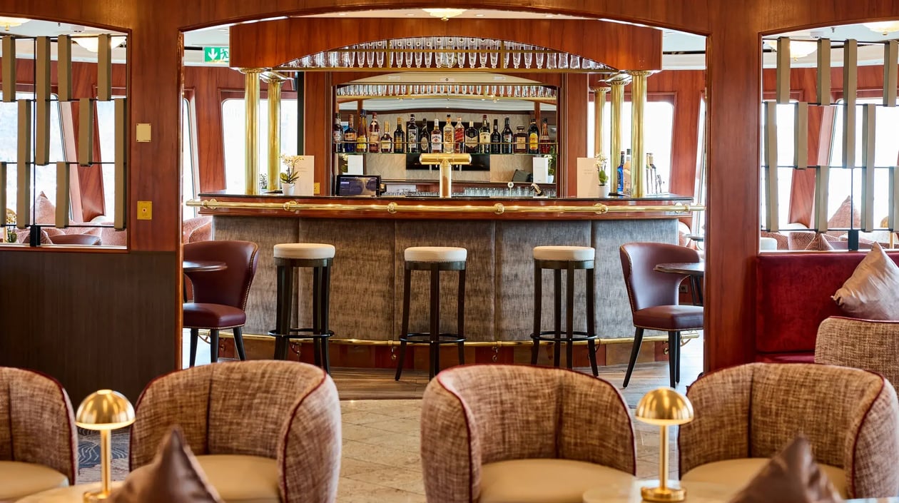 VIVA RUBY_Bar and Lounge (4)