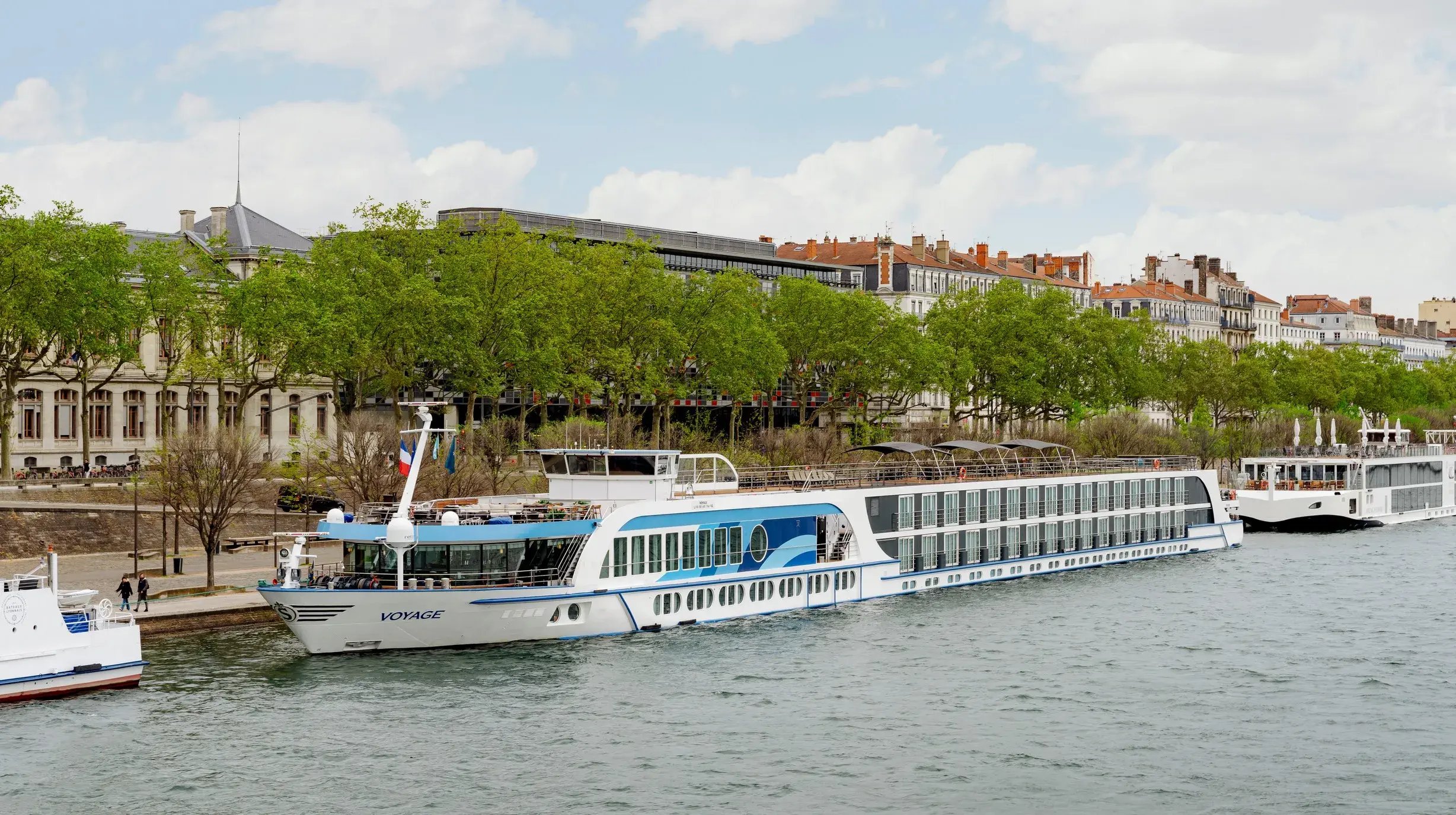 VOYAGE Exterior (1)