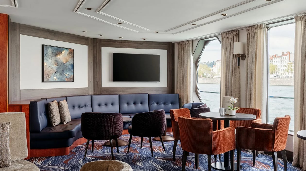 VOYAGE_Lounge and Bar (2)