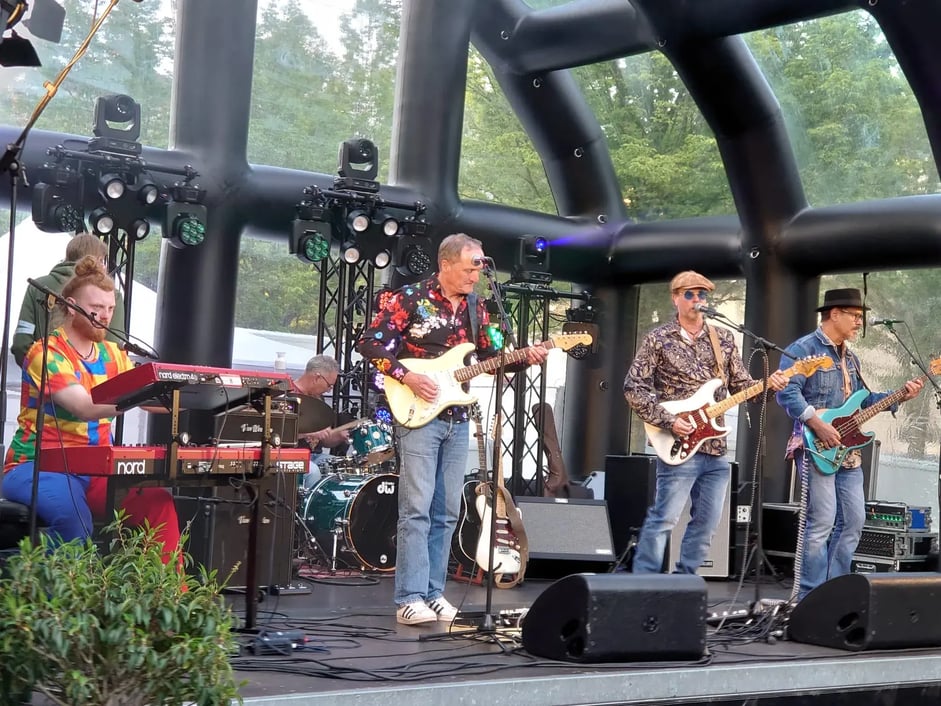 9dfce073-841e-46dc-b693-82816333f307