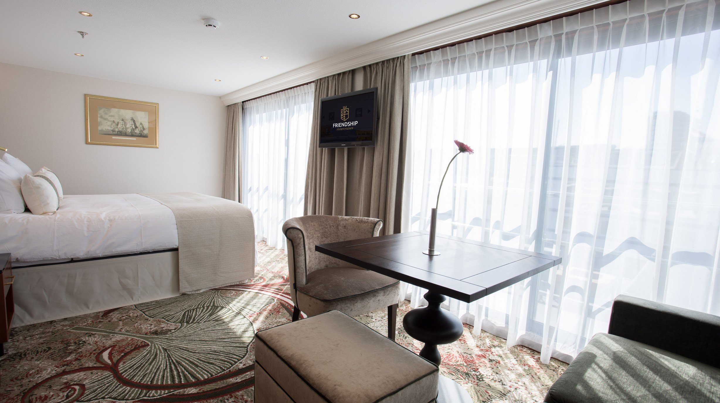 A grandsuite 317-3649