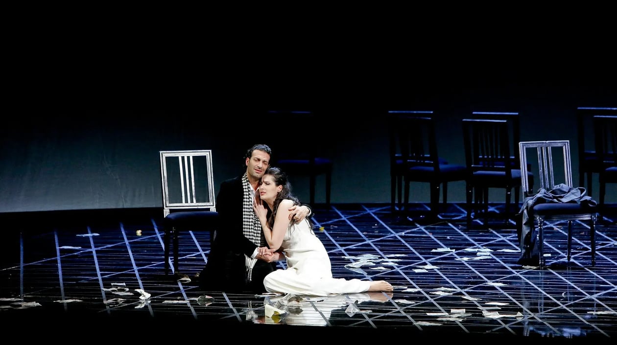 La traviata, Theater Duisburg c_Birgit Hupfeld (2)