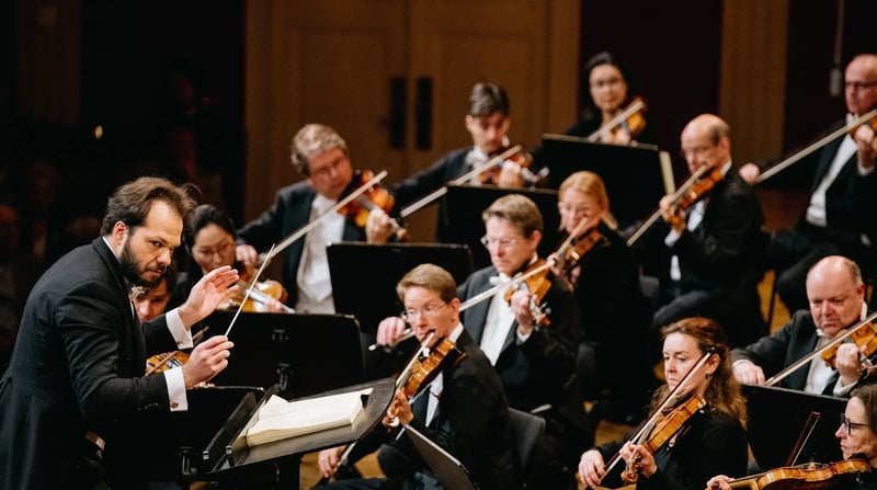 Petr Popelka conducting (c) Igor_Ripak (WEBSIZE)