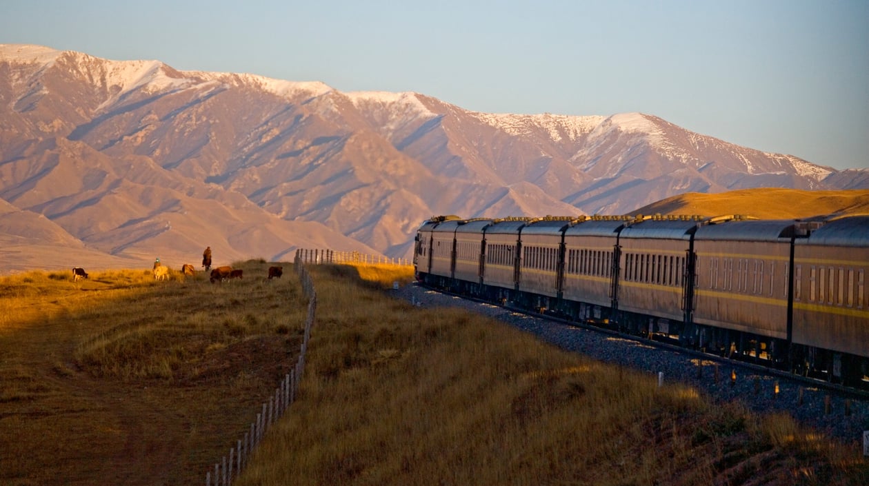 Shangri-La Express Golden Eagle (5)
