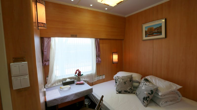 Shangri-La Express Golden Eagle Diamond - En-suite cabin (4)