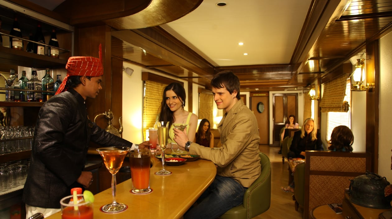 Maharajas Express Safari Bar (1)