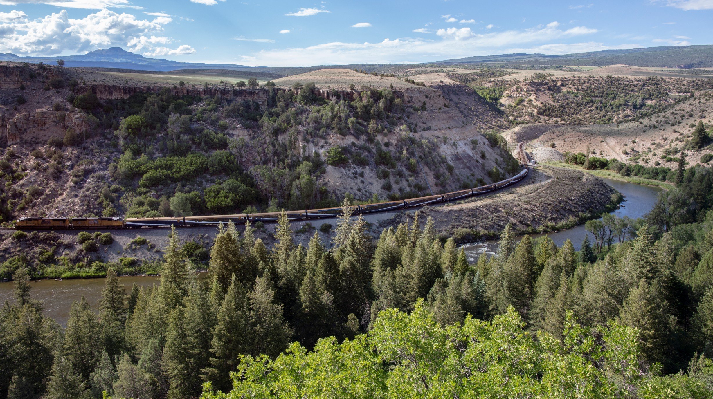 Rocky Mountaineer rockies to the red rocks