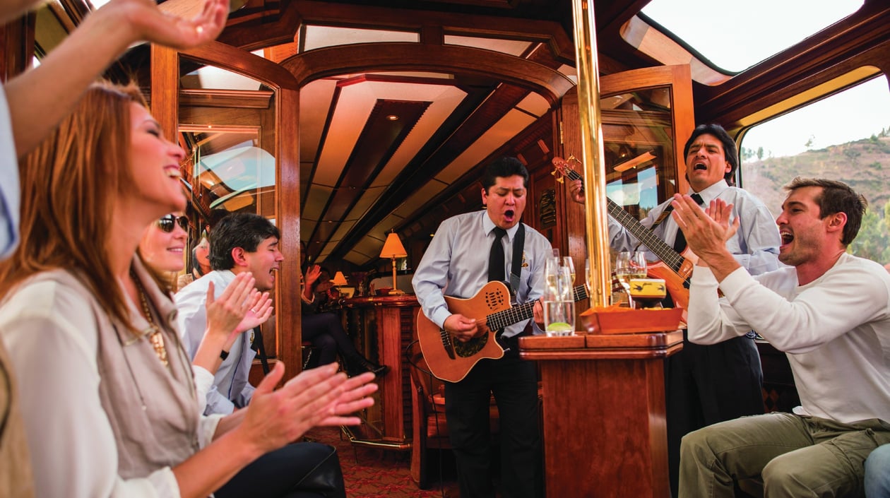 Belmond Hiram Bingham observatierijtuig (2)