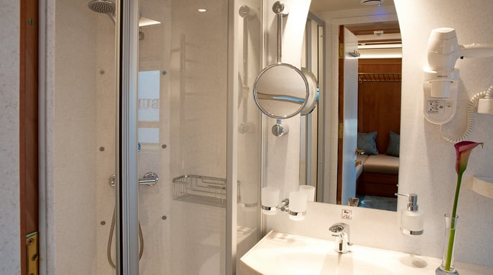Deluxe Superior En-suite bathroom (3)-1