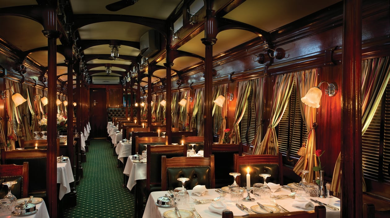 Rovos Rail Restaurant 's avonds