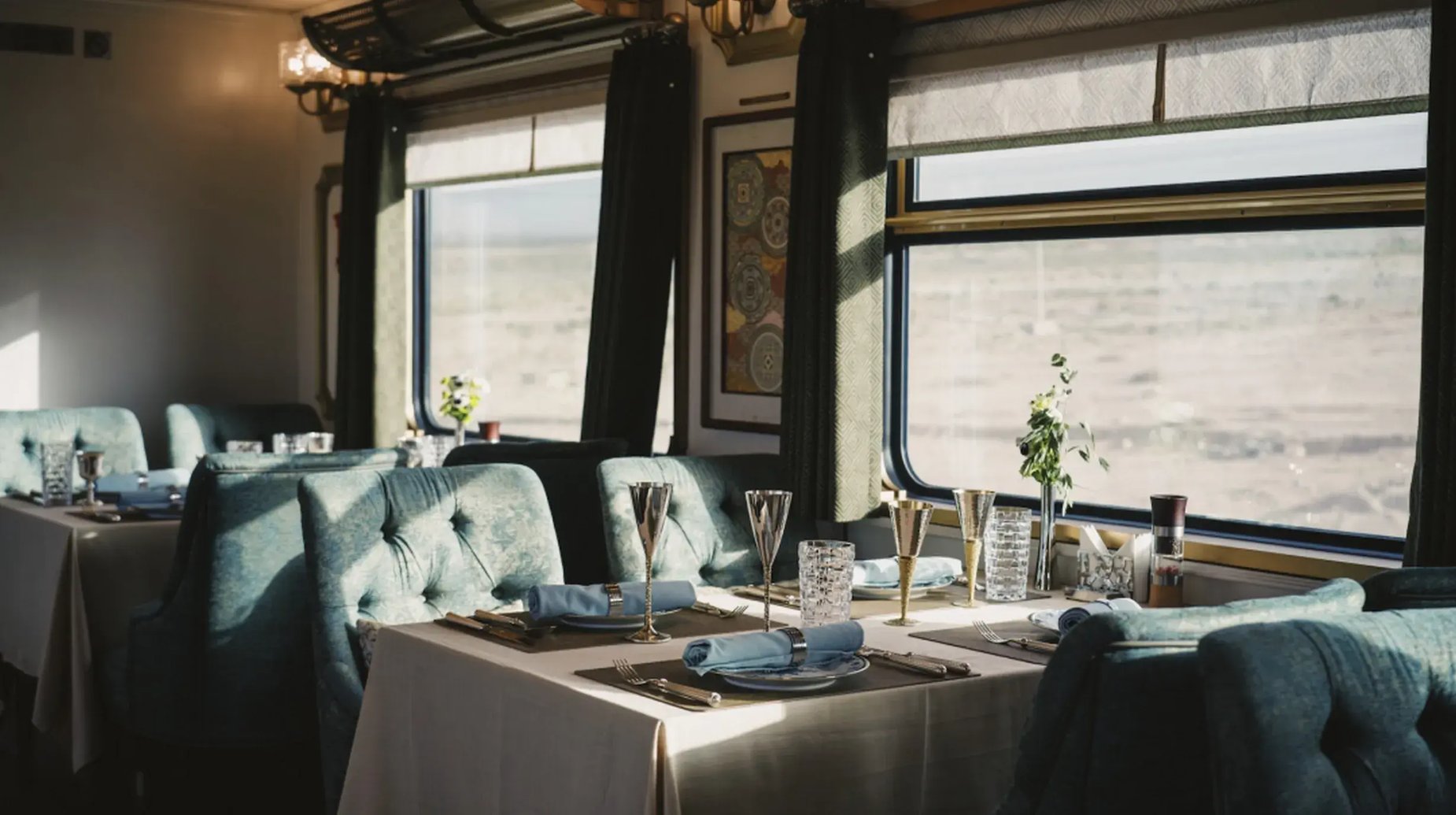 DINING CAR (WESTERN-STYLE) 11