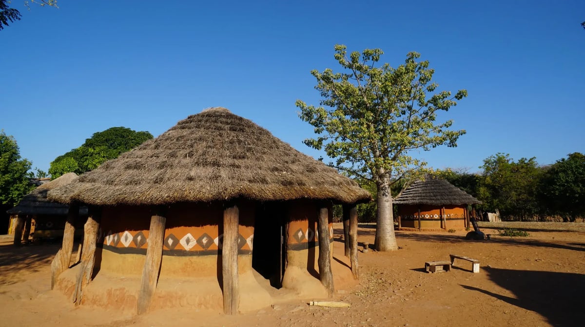 Victoria Falls - traditional village