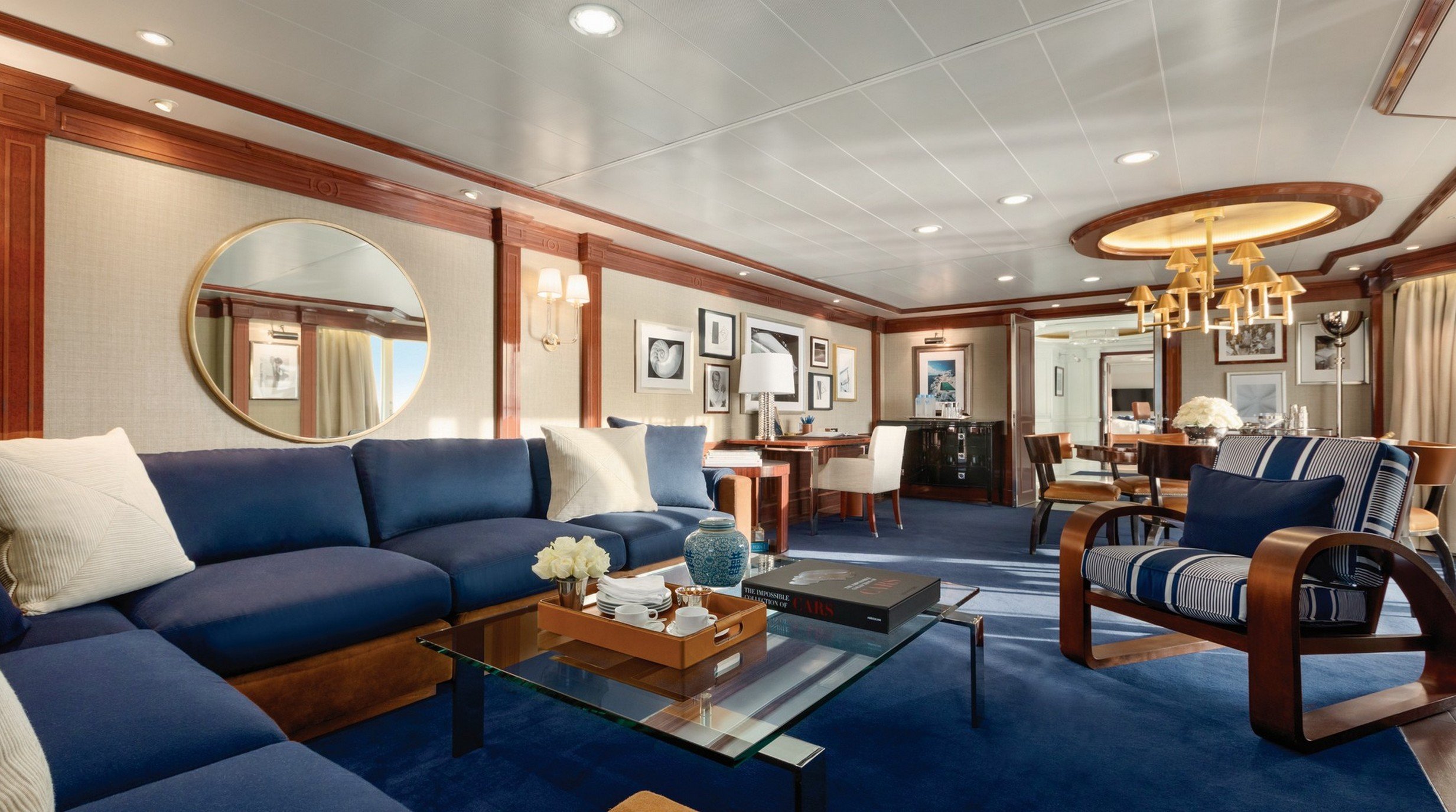 O-class Owners suite Living room