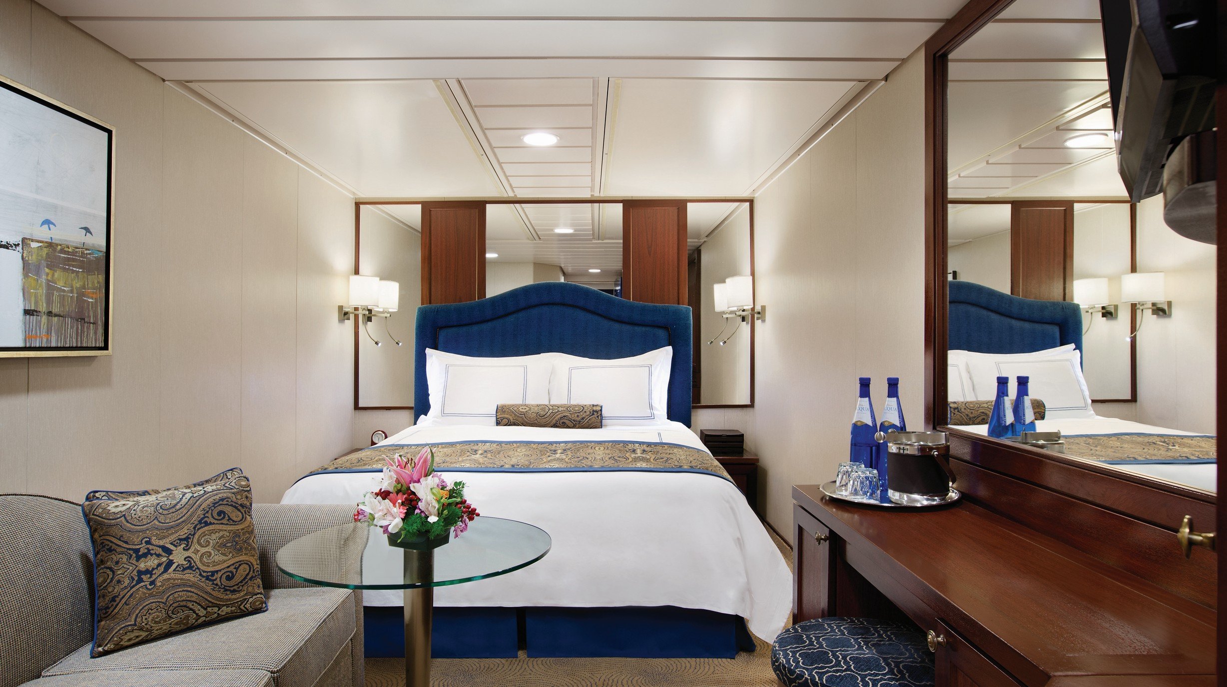 OC_R Inside Stateroom CatFG_2022-11-08_12-54-15