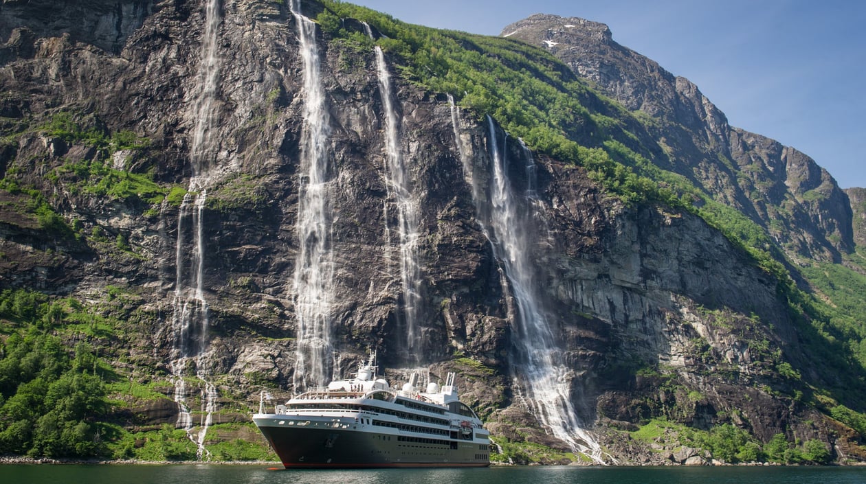 Ponant - LAustral - Noorse fjorden Geiranger