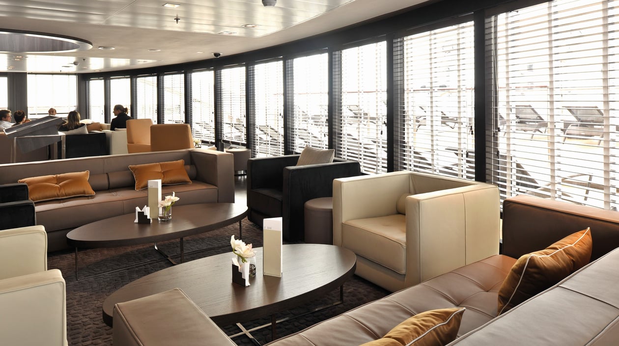 Ponant - LAustral Panoramabar