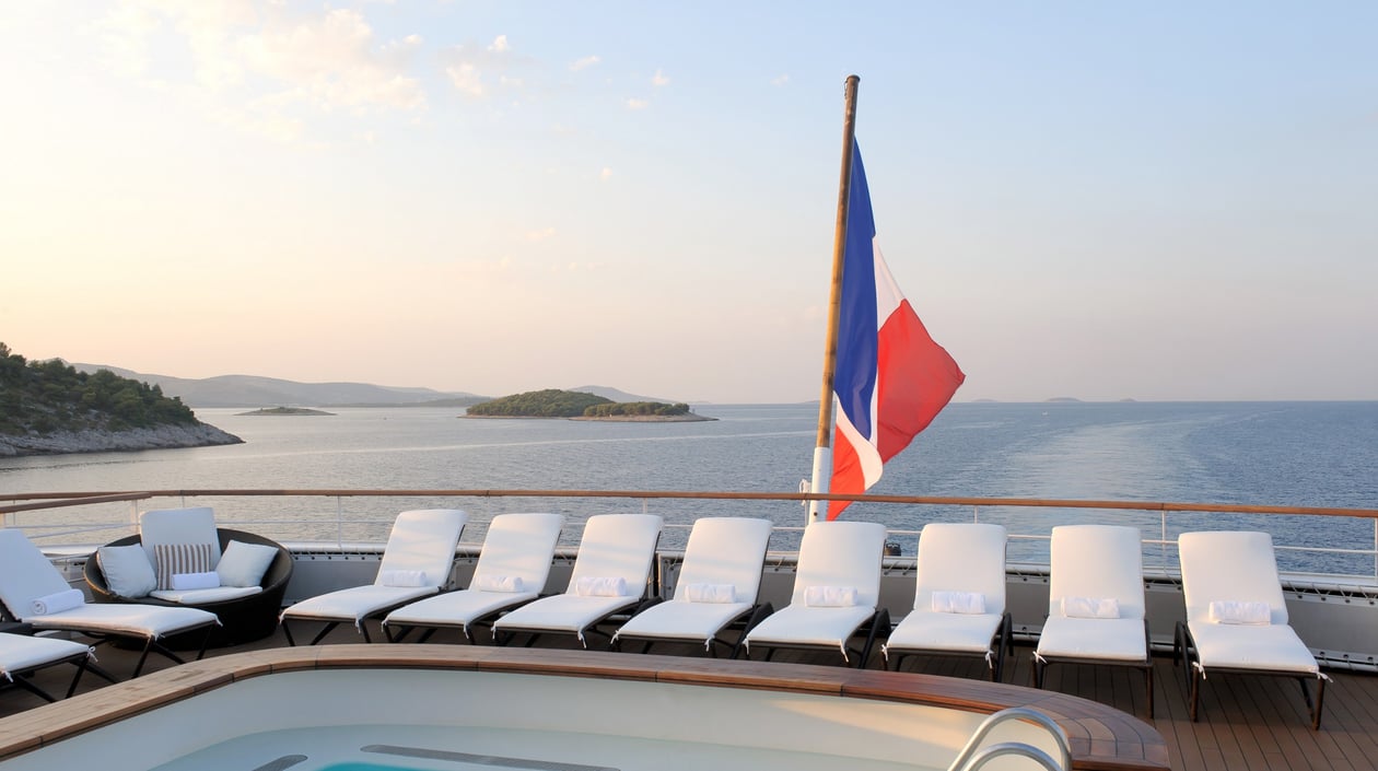 Ponant - LAustral pooldek